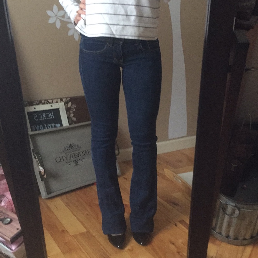 American eagle dark wash jeans🦅